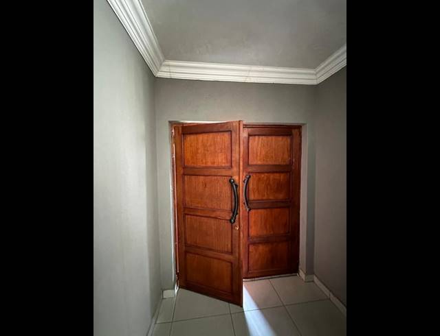 3 BEDROOM HOUSE FOR SALE IN THE ORCHARDS